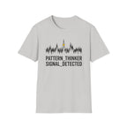 SIGNAL_IN_THE_NOISE  T-Shirt